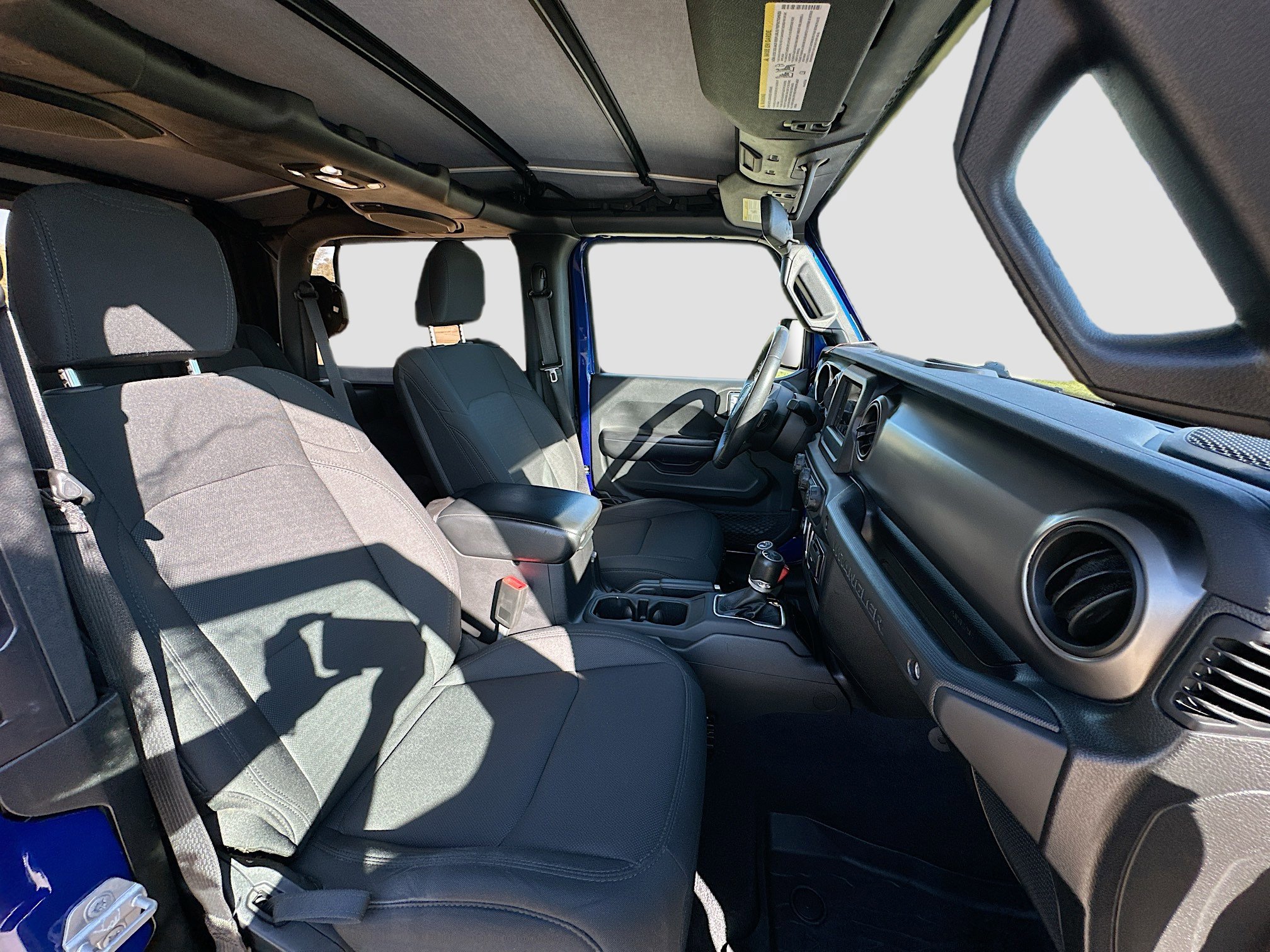 Used 2019 Jeep Wrangler Sport S image 25