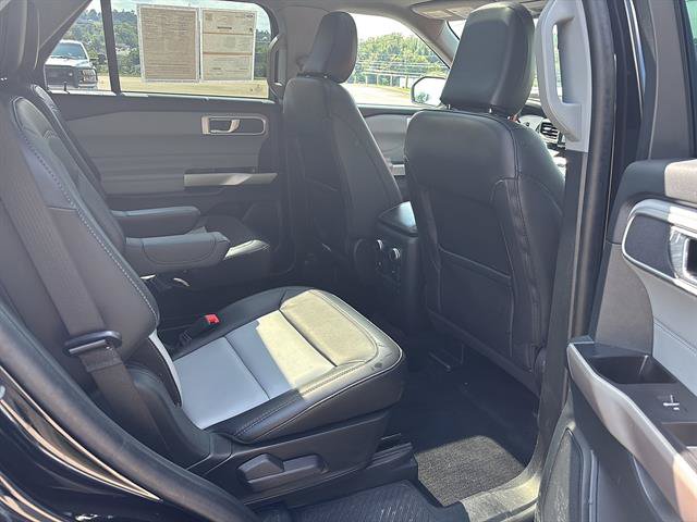 Certified 2023 Ford Explorer XLT w/ Equipment Group 202A AWD/4WD image 19