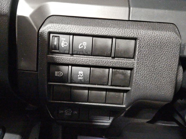 Used 2024 Toyota Tacoma TRD Sport AWD/4WD image 33