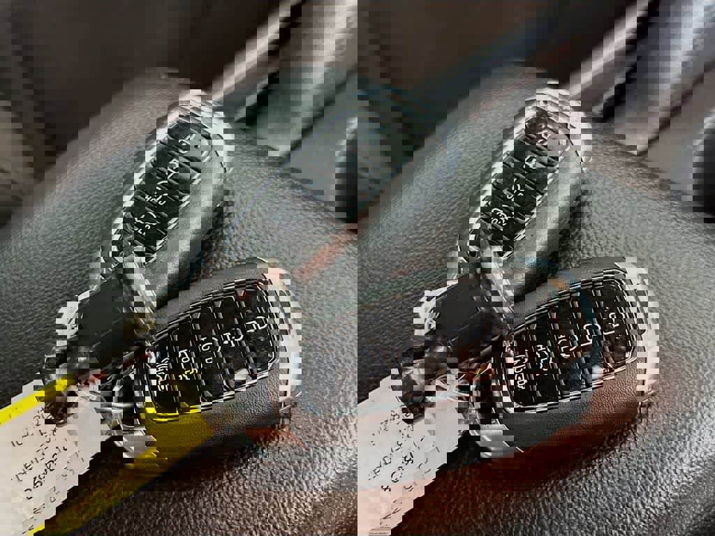 Used 2023 Hyundai Elantra SEL w/ Preferred Accessory Package image 23