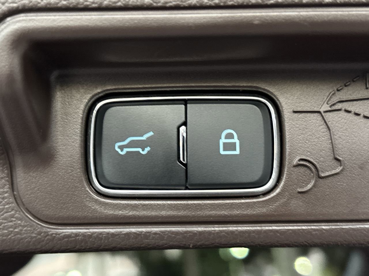 Certified 2024 Ford Explorer King Ranch w/ Technology Package image 9