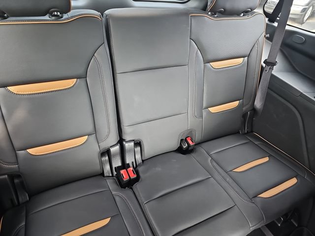 Used 2024 GMC Yukon AT4 w/ AT4 Premium Plus Package AWD/4WD image 12