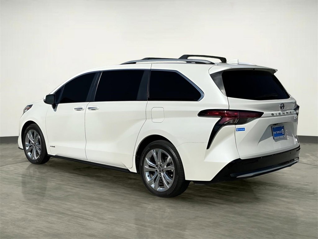 Used 2021 Toyota Sienna Platinum image 5