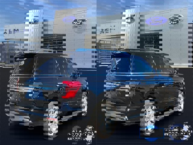 Certified 2022 Ford Expedition Platinum image 3