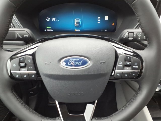 Certified 2023 Ford Escape Platinum w/ Premium Technology Package AWD/4WD image 11