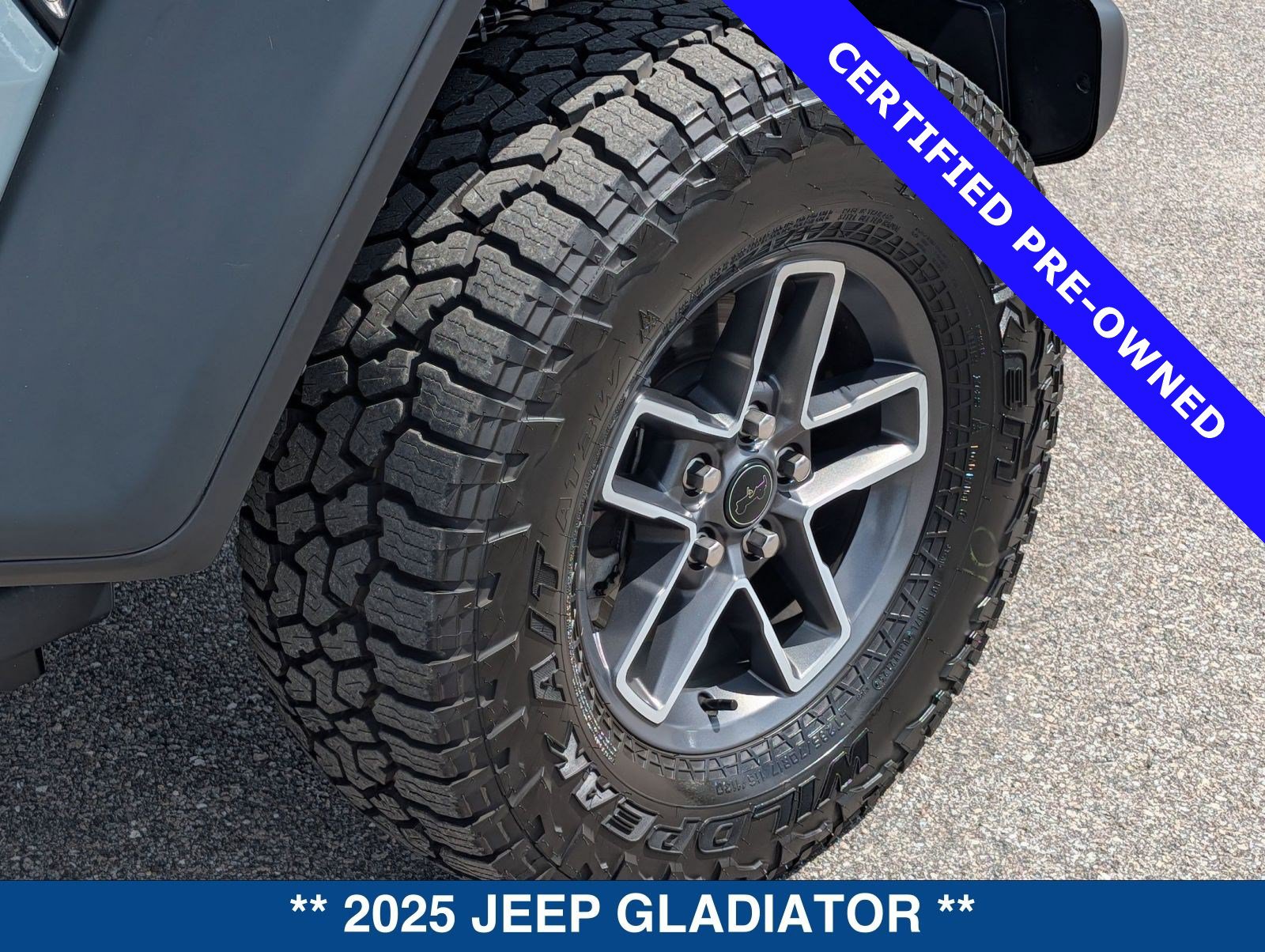 Used 2025 Jeep Gladiator Mojave w/ Safety Group AWD/4WD image 12