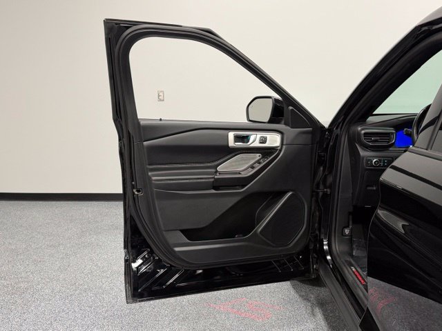 Certified 2020 Ford Explorer ST w/ Premium Technology Package AWD/4WD image 9