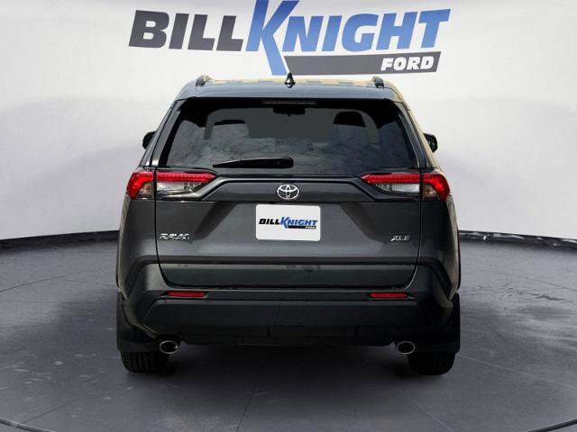 Used 2021 Toyota RAV4 XLE FWD image 4