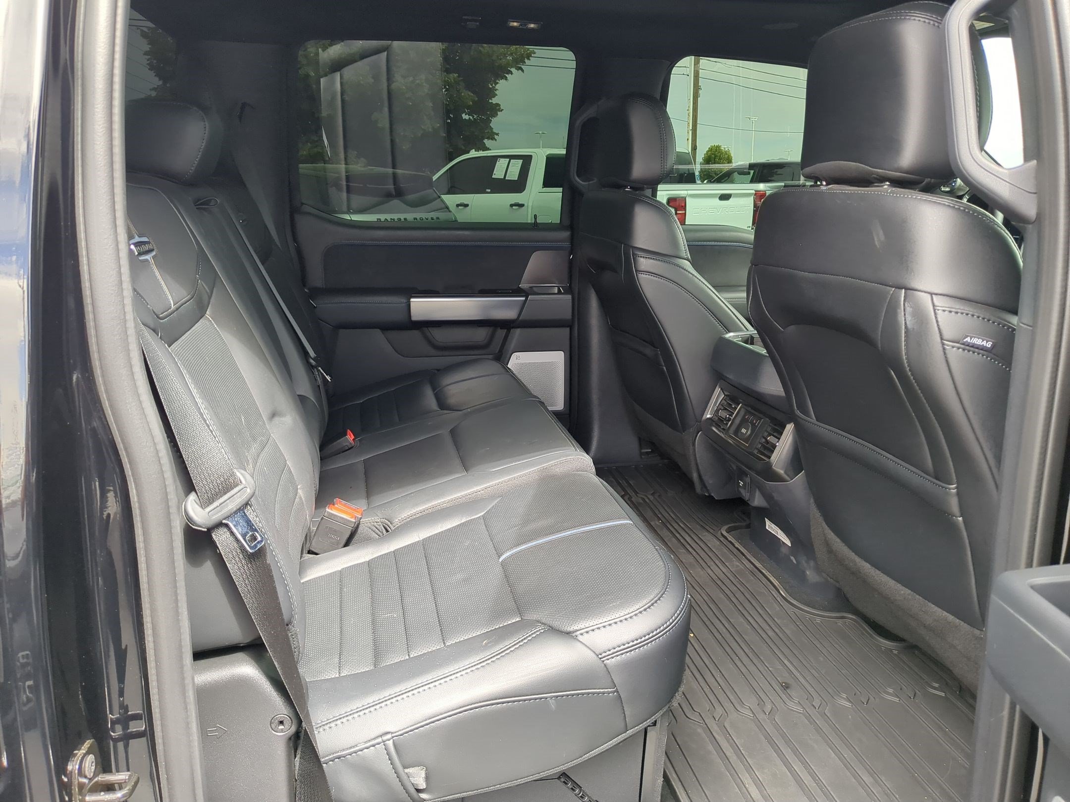 Certified 2026 Ford F450 Platinum w/ FX4 Off-Road Package AWD/4WD image 31