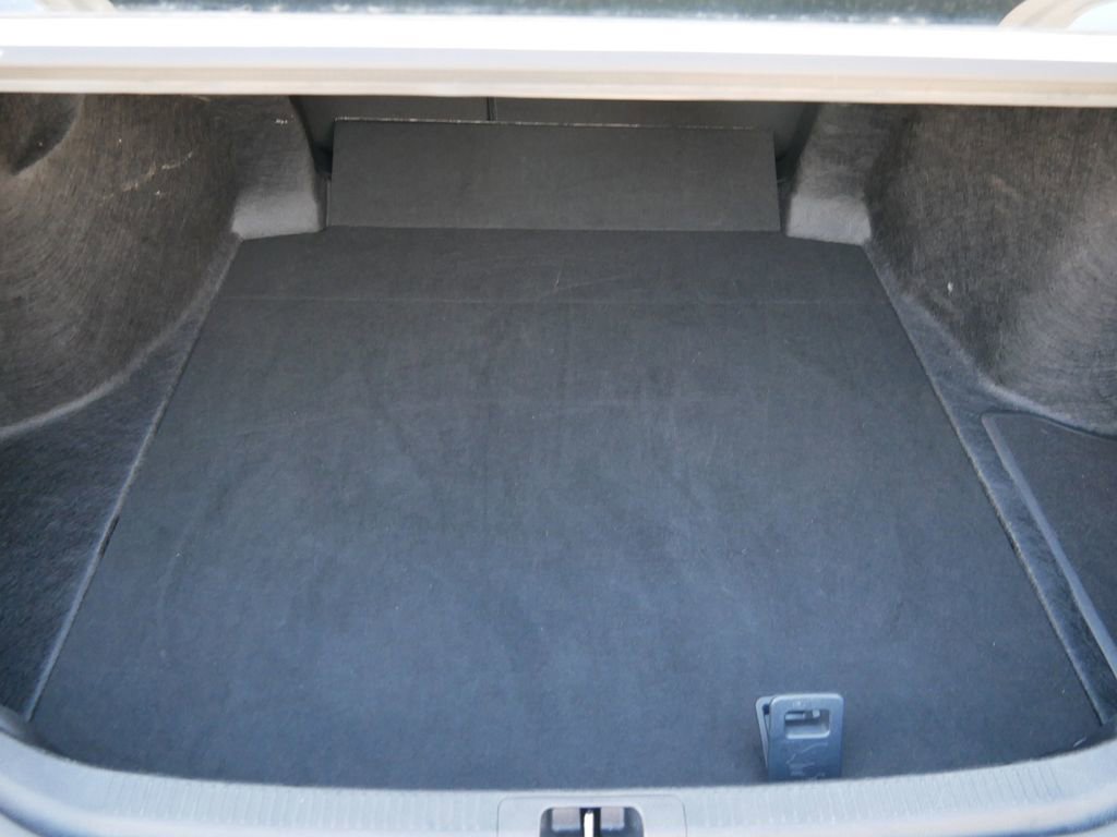 Used 2025 Toyota Camry SE FWD image 10