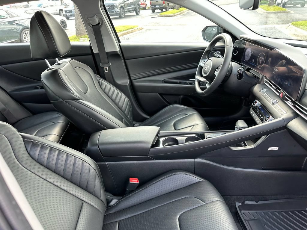 Used 2024 Hyundai Elantra Limited FWD image 22