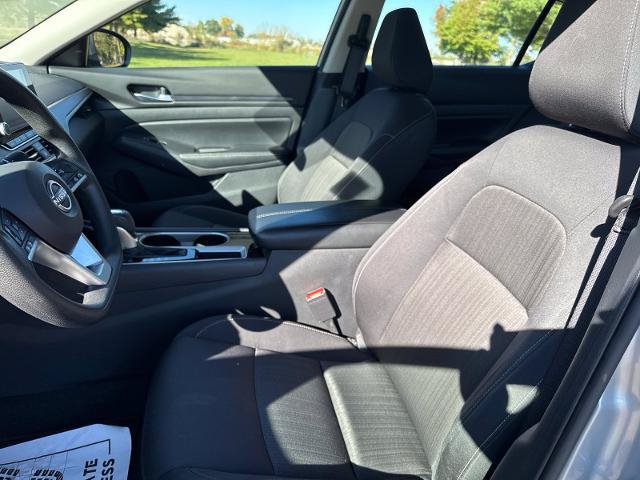 Used 2024 Nissan Altima 2.5 SV FWD image 26