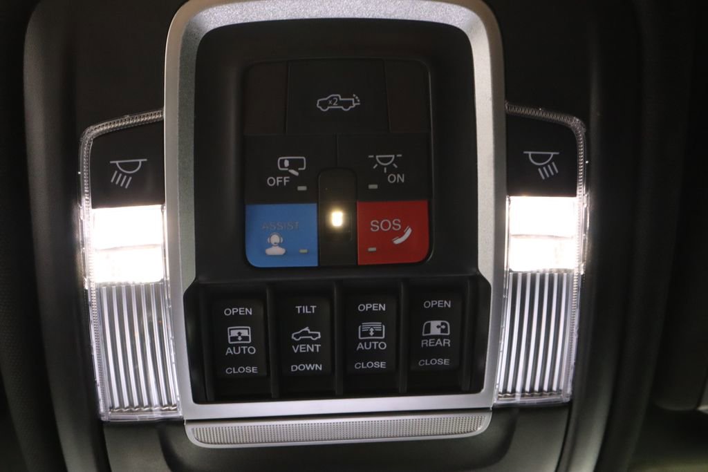 Used 2025 RAM 1500 Laramie w/ Sport Appearance Package AWD/4WD image 31