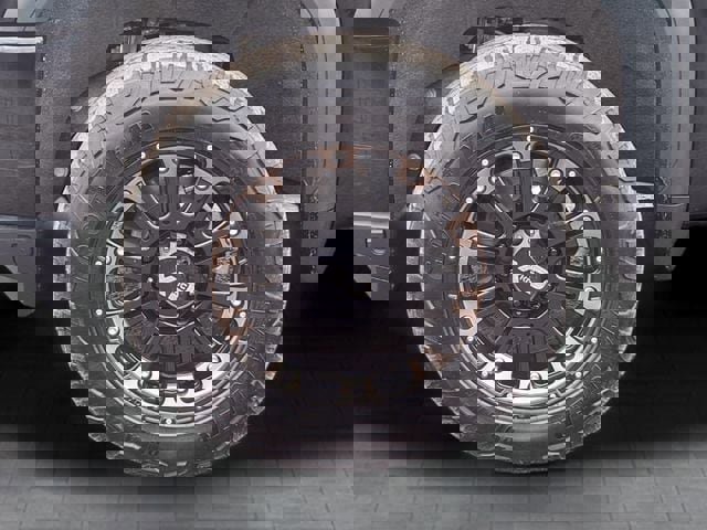 Used 2021 GMC Sierra 2500 AT4 image 8