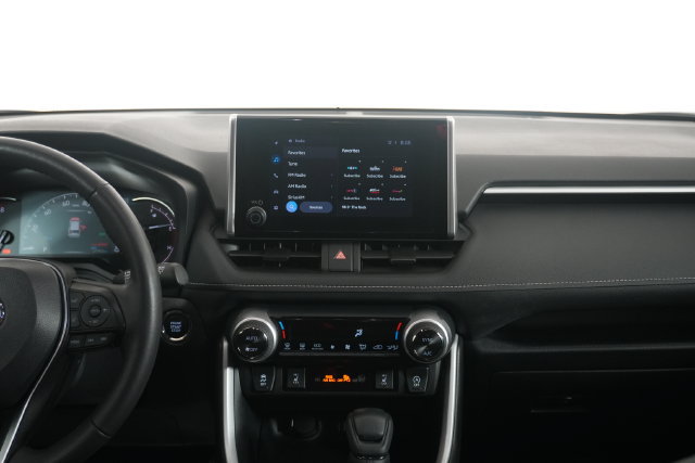 Used 2025 Toyota RAV4 XLE AWD/4WD image 23
