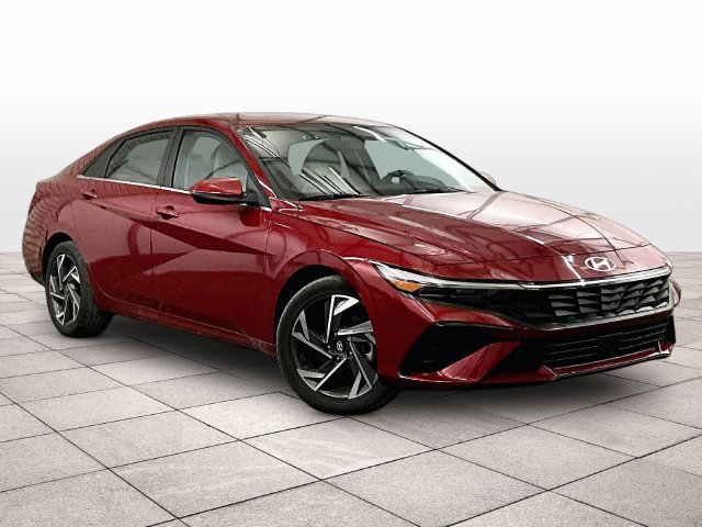 Used 2025 Hyundai Elantra Limited FWD image 2