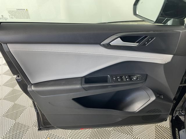 Used 2023 Volkswagen Taos SEL AWD/4WD image 15