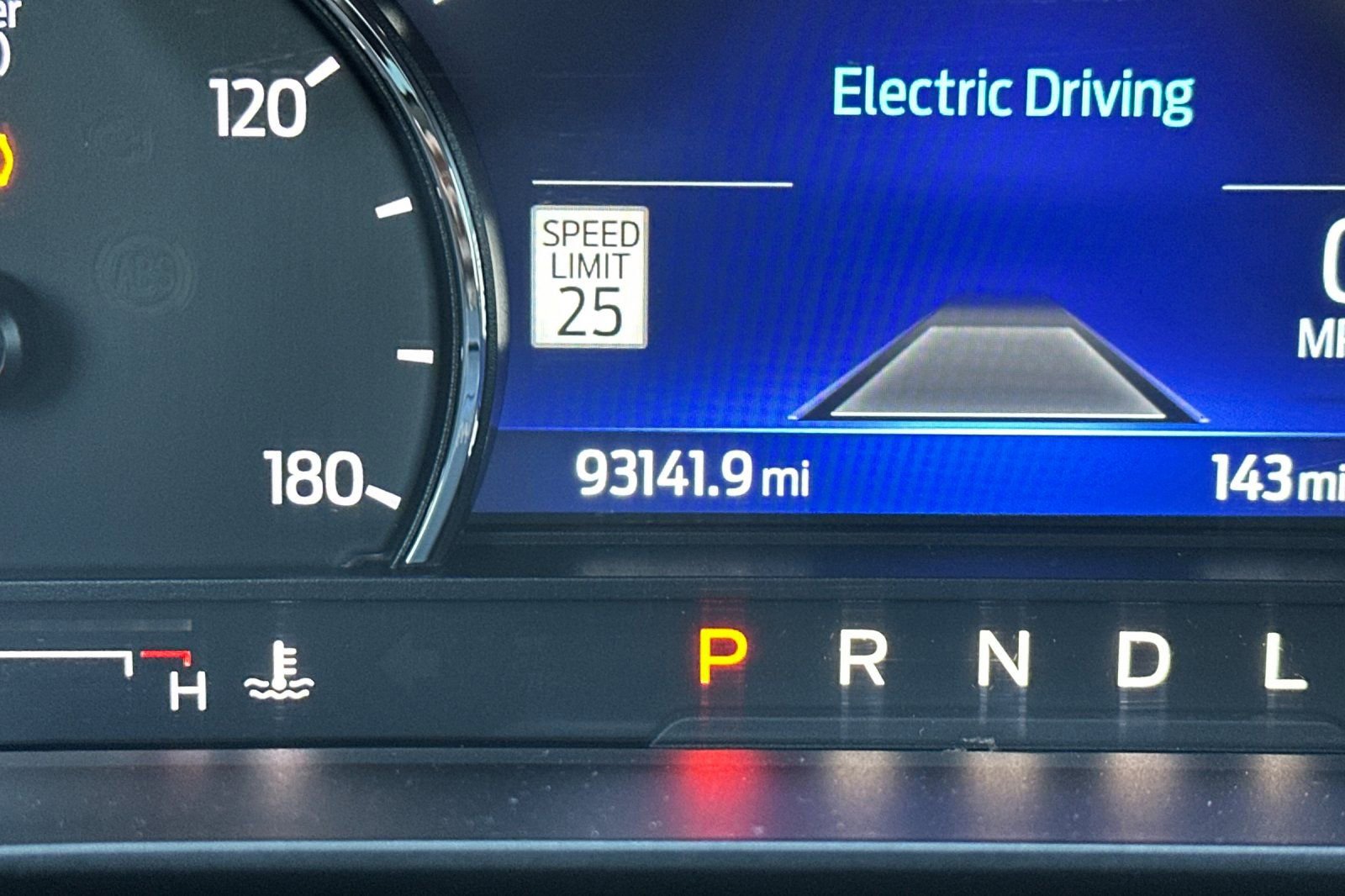 Certified 2021 Ford Escape SE w/ SE Sport Appearance Package FWD image 27