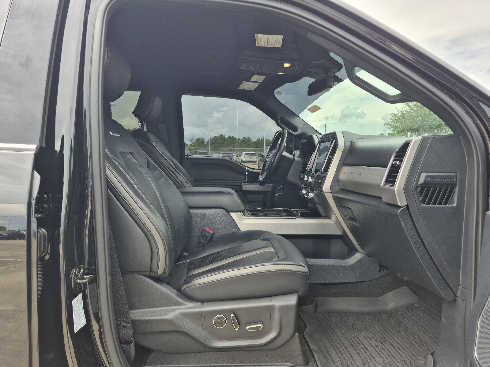 Certified 2022 Ford F450 Platinum w/ FX4 Off-Road Package AWD/4WD image 12