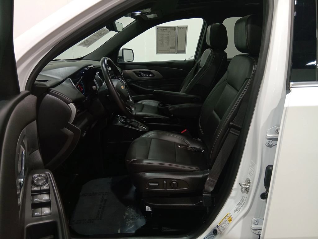 Used 2022 Chevrolet Traverse LT w/ LT Premium Package image 20