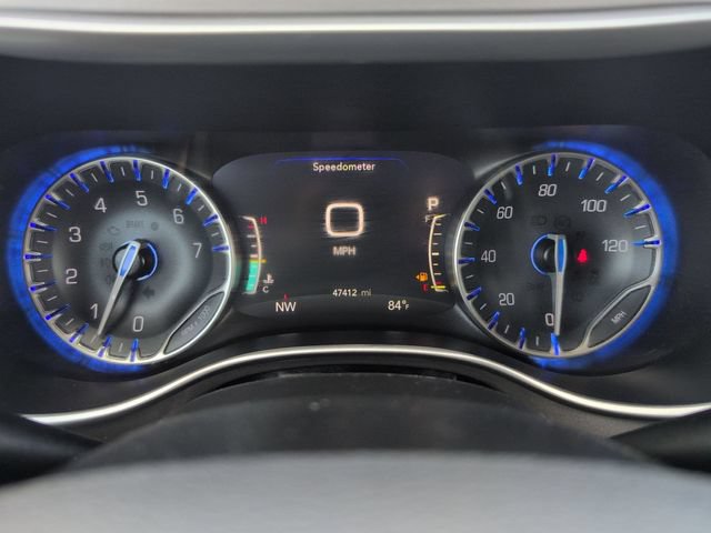 Used 2023 Chrysler Pacifica Touring-L FWD image 28