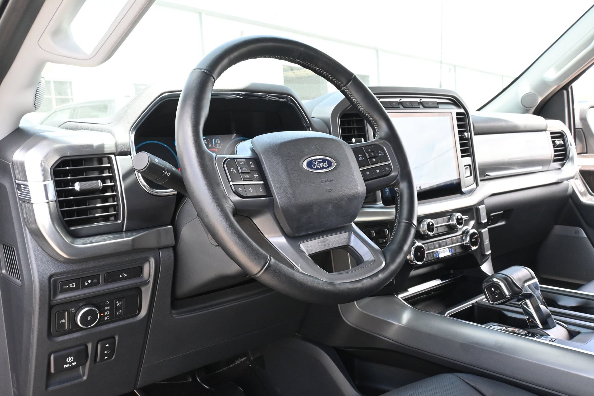 Certified 2022 Ford F150 Lariat w/ Equipment Group 502A High AWD/4WD image 15