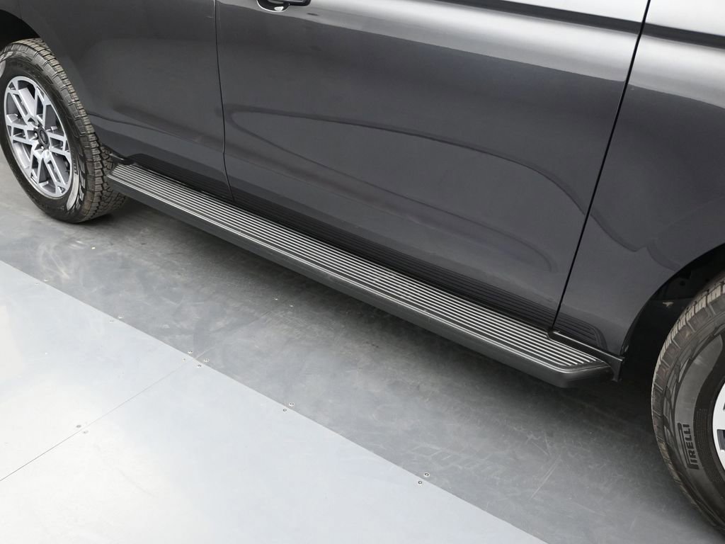 Certified 2025 Ford Expedition Active image 55