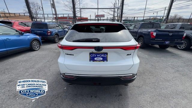 Used 2023 Toyota Venza Nightshade AWD/4WD image 3