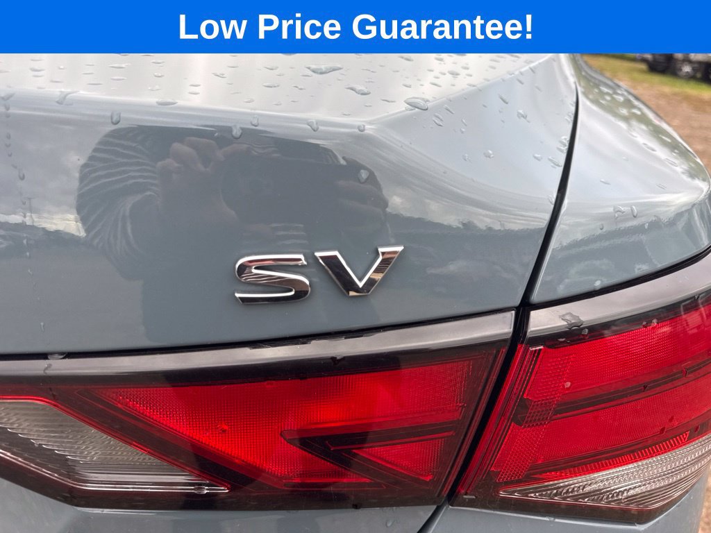 Used 2024 Nissan Sentra SV FWD image 17