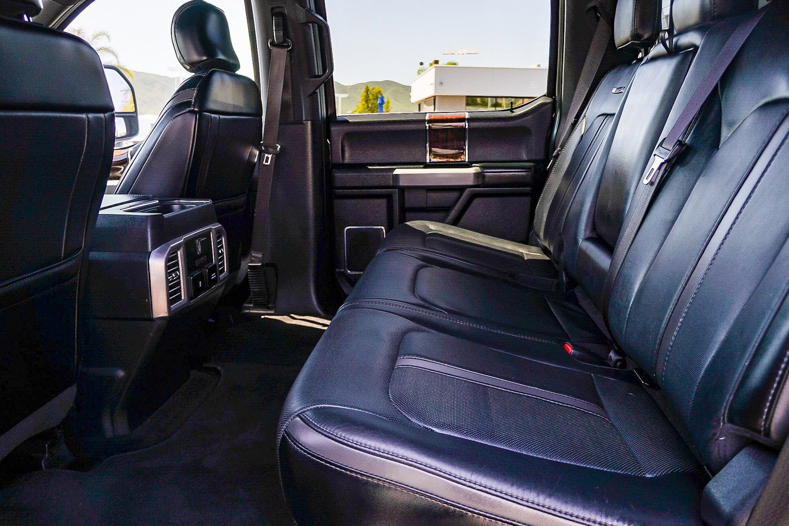 Certified 2017 Ford F250 Platinum w/ Platinum Ultimate Package image 20