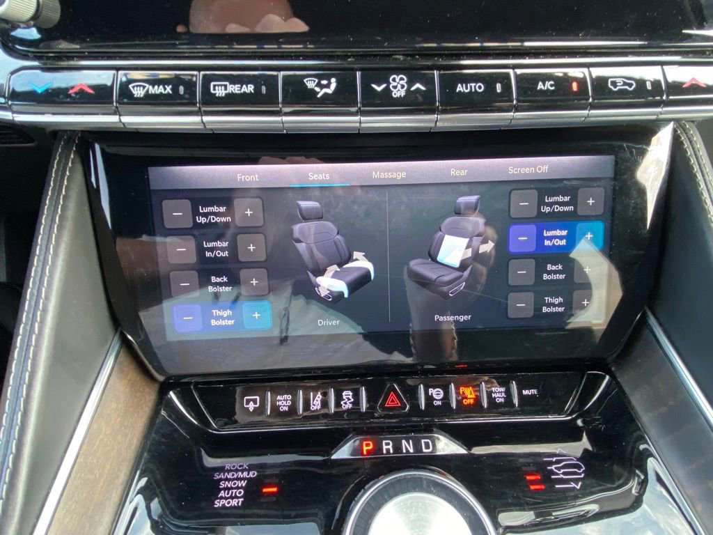 Used 2023 Jeep Grand Wagoneer Series II AWD/4WD image 17