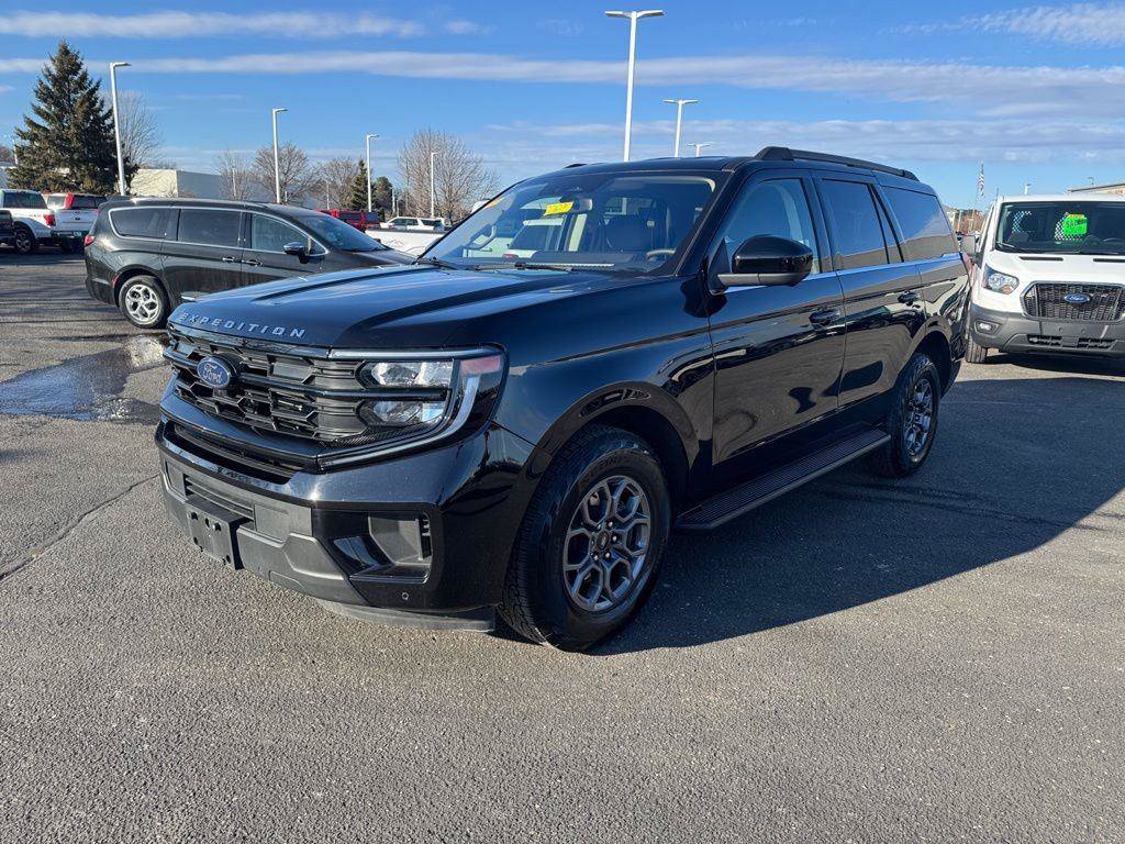 Certified 2025 Ford Expedition Active AWD/4WD image 8