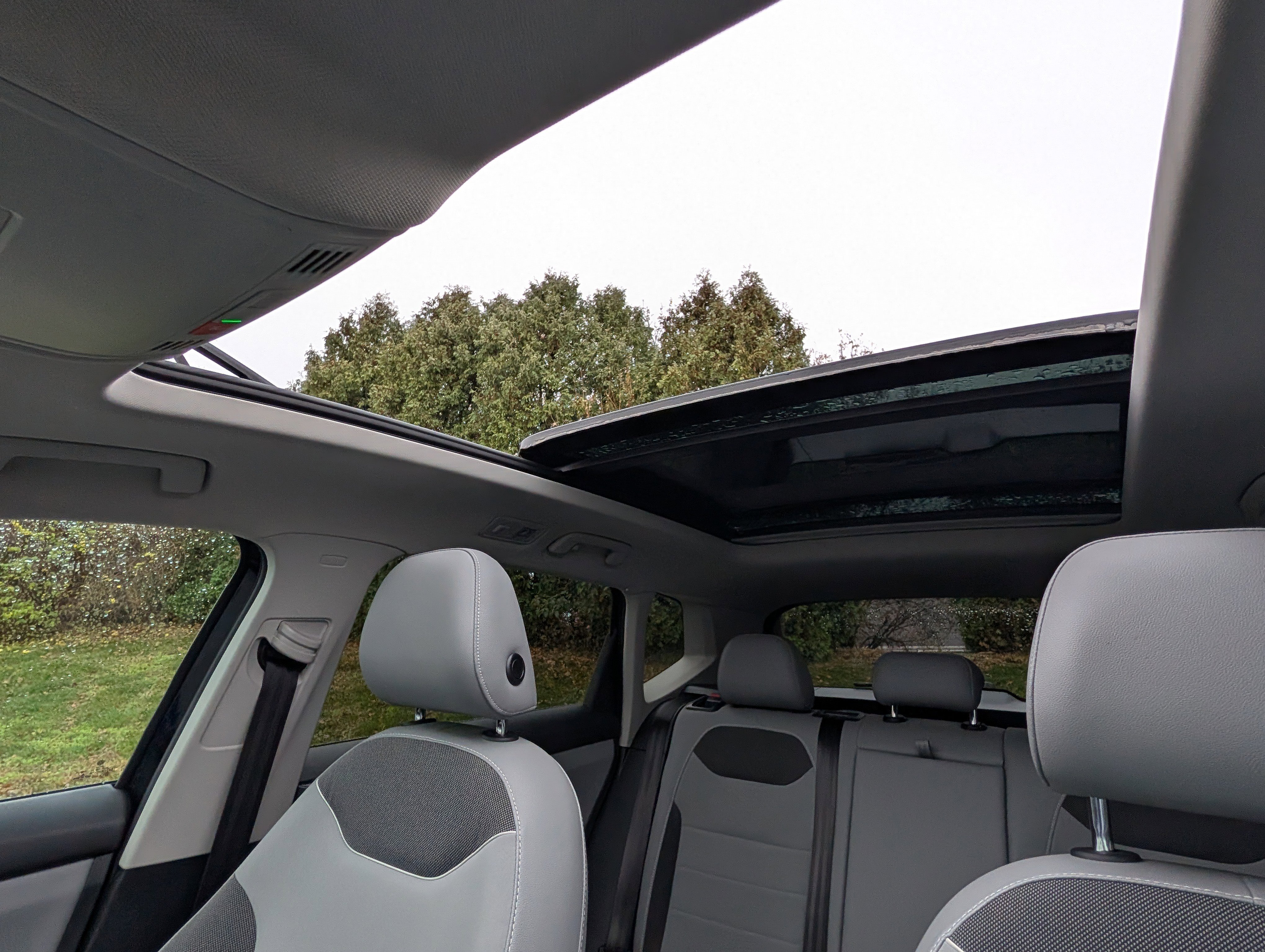 Used 2023 Volkswagen Taos SE image 27