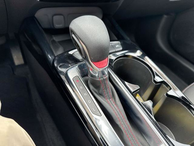 Used 2025 Chevrolet Trax RS w/ Sunroof Package image 17