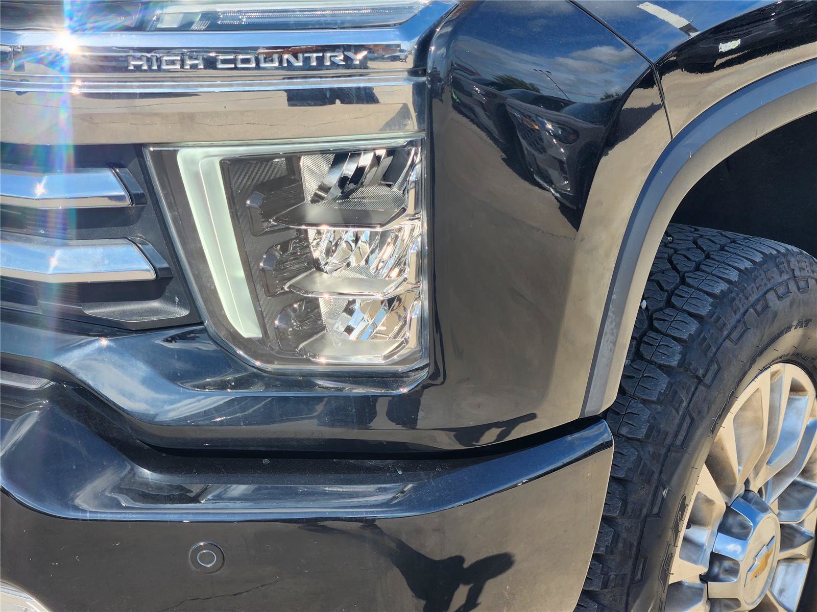 Used 2022 Chevrolet Silverado 2500 High Country w/ Technology Package AWD/4WD image 7