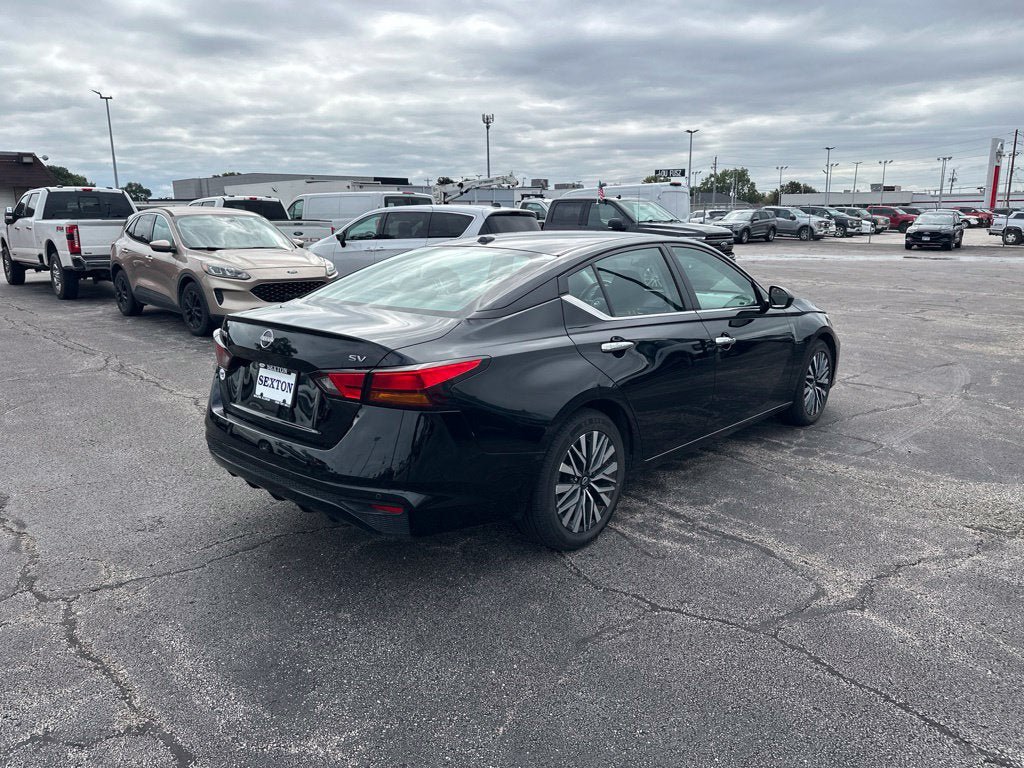 Used 2024 Nissan Altima 2.5 SV FWD image 5