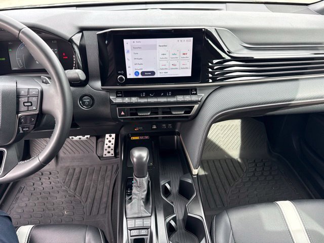 Used 2025 Toyota Camry SE FWD image 31