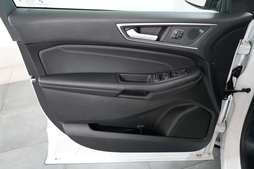 Certified 2023 Ford Edge Titanium AWD/4WD image 25