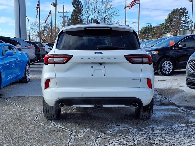 Certified 2023 Ford Escape ST-Line Select w/ Tech Pack #2 image 2
