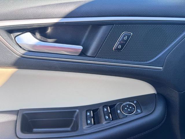 Certified 2024 Ford Edge SEL w/ Convenience Package AWD/4WD image 19