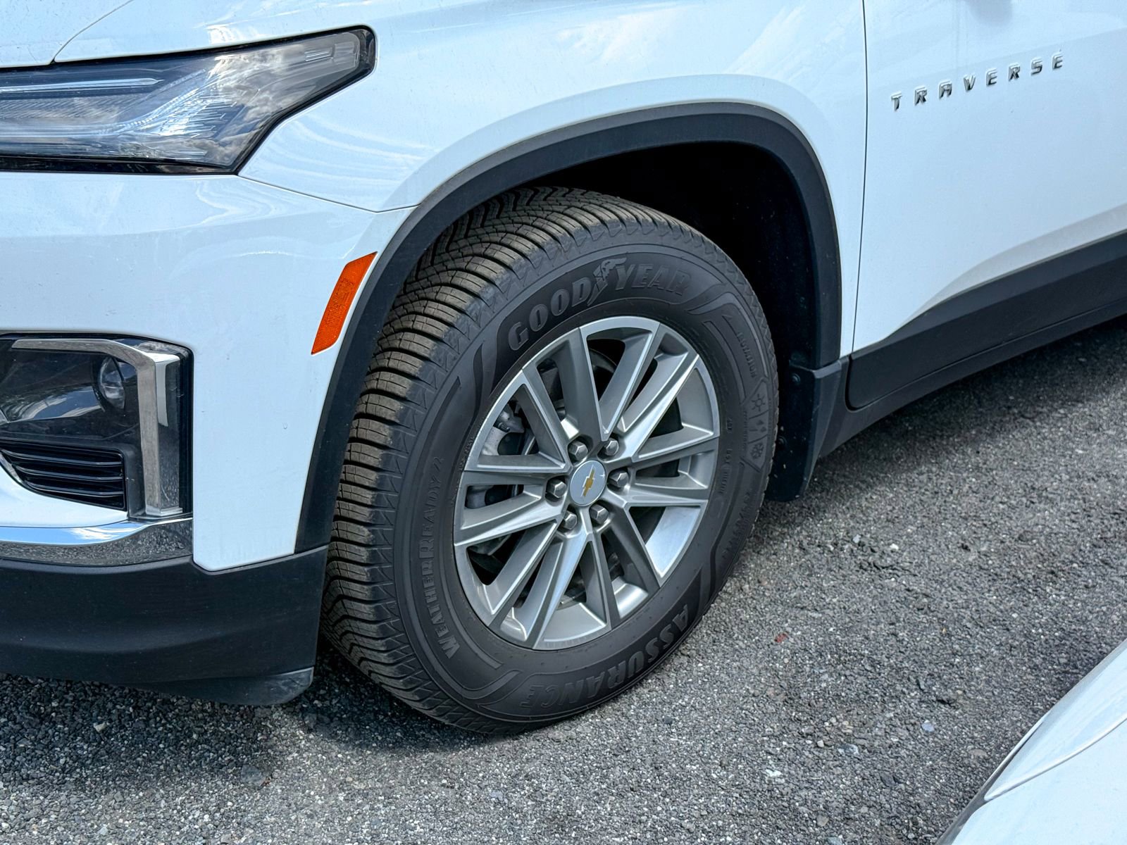 Used 2023 Chevrolet Traverse LT AWD/4WD image 10