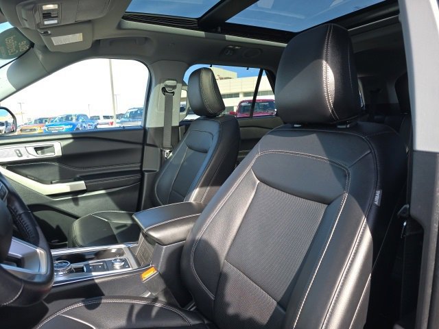 Certified 2021 Ford Explorer Limited w/ Hybrid Equipment Group 310A image 13