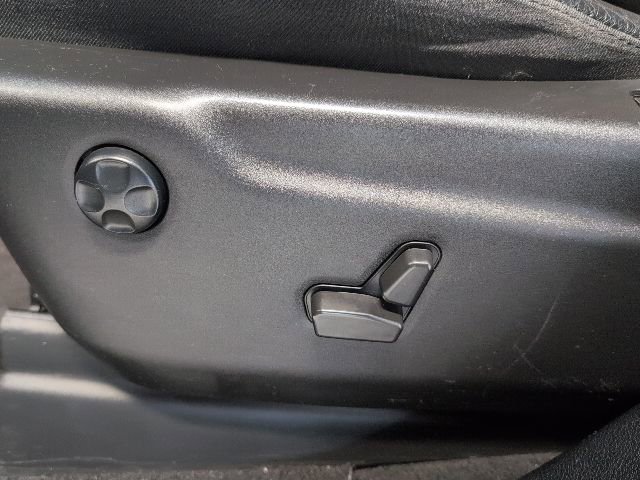 Used 2021 Jeep Grand Cherokee Altitude AWD/4WD image 13