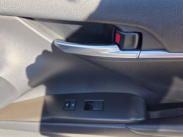 Used 2021 Toyota Camry SE FWD image 13