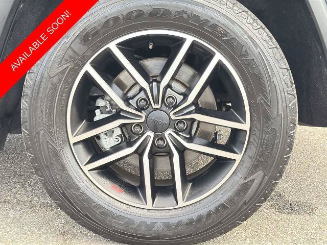 Used 2021 Jeep Grand Cherokee Trailhawk w/ Trailhawk Luxury Group AWD/4WD image 14