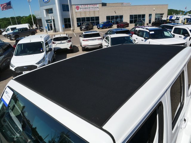 Used 2021 Jeep Wrangler Unlimited Sahara AWD/4WD image 36