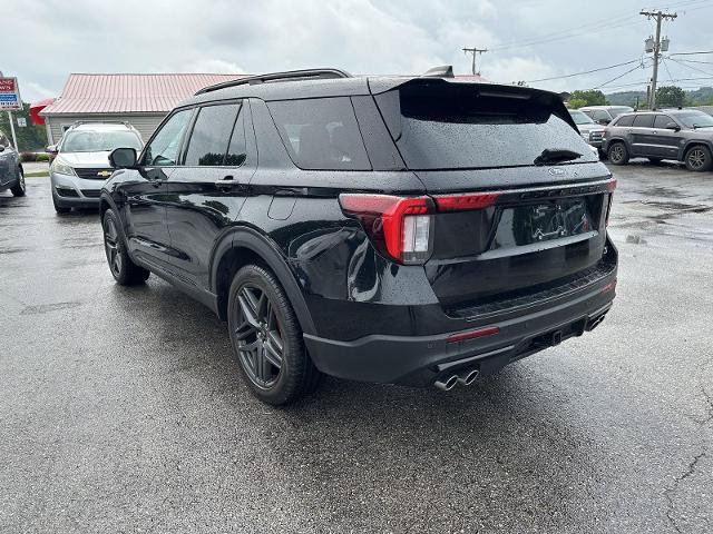 Certified 2025 Ford Explorer ST AWD/4WD image 4
