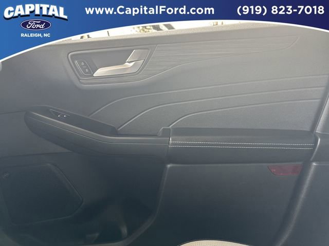 Certified 2025 Ford Escape SE w/ PHEV Premium Package image 27