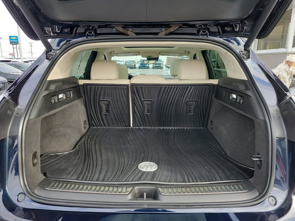 Used 2021 Buick Envision Avenir w/ Technology Package II image 10