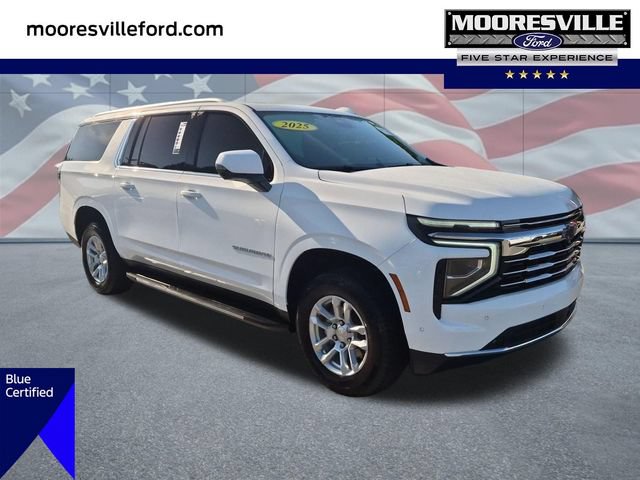 Used 2025 Chevrolet Suburban LT w/ Comfort Package RWD image 1